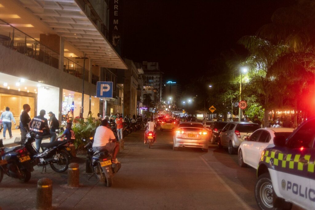 Integrantes de la Fuerza Pública durante un operativo de seguridad en Colombia