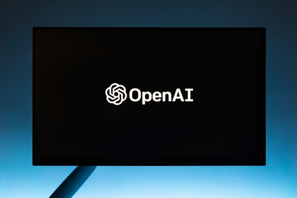 Pantalla de computador con una interfaz de chatbot de inteligencia artificial
