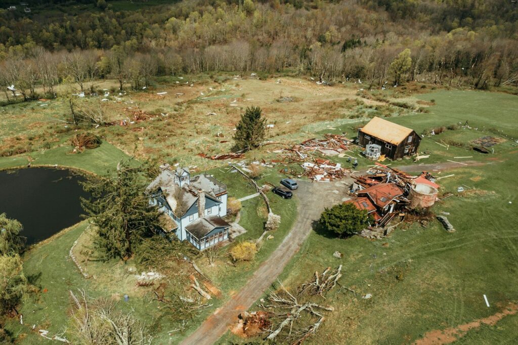 Viviendas dañadas por un terremoto en Colombia durante la emergencia del 10 de agosto