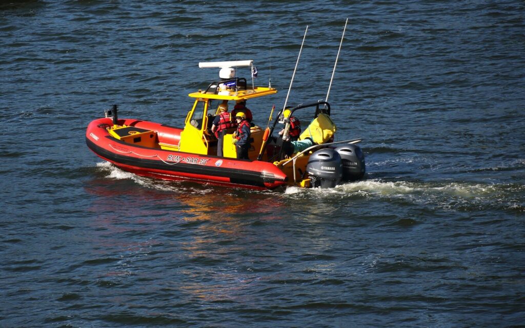 Operativo de rescate y búsqueda realizado en aguas costeras
