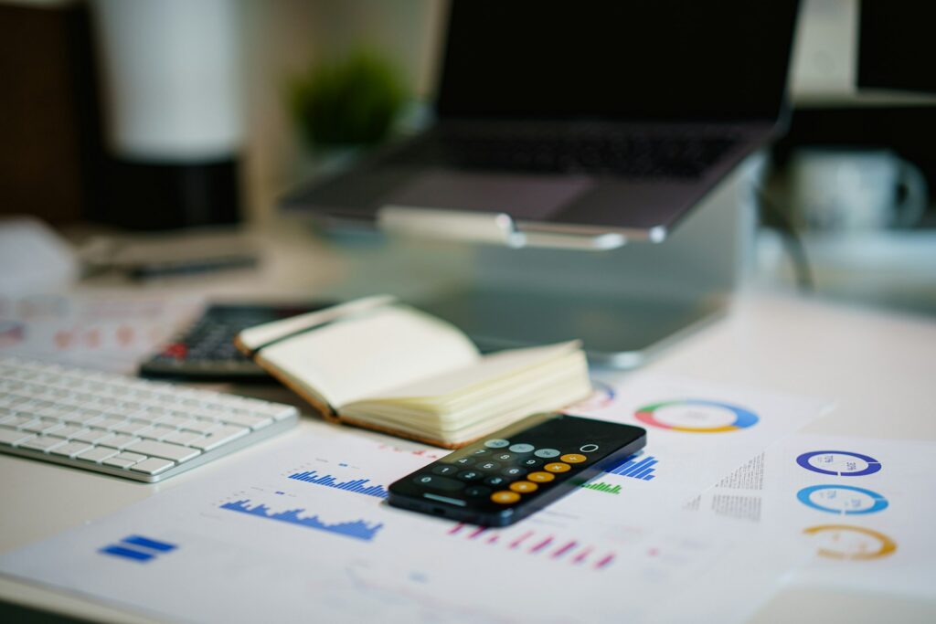 Documentos financieros y herramientas digitales asociadas con la liquidez empresarial