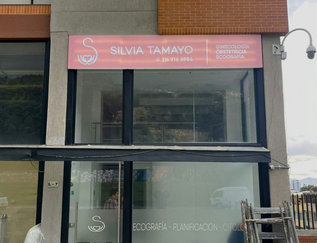 Edificio de una entidad bancaria como representación del balance financiero del sector en Colombia