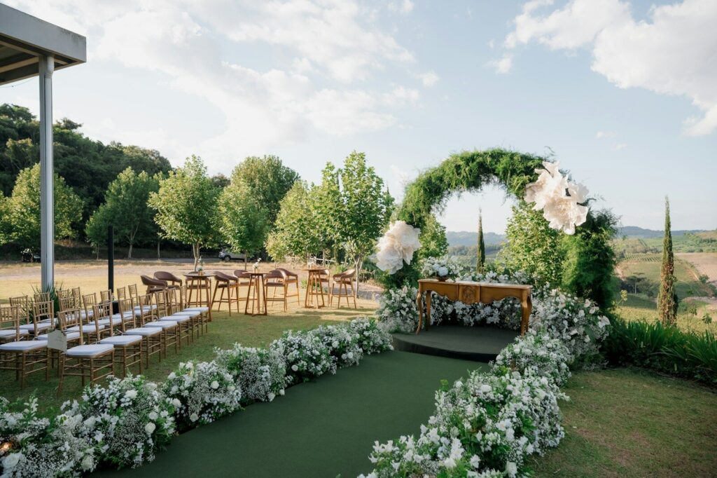 Montaje de una boda elegante en un espacio para eventos en Barranquilla