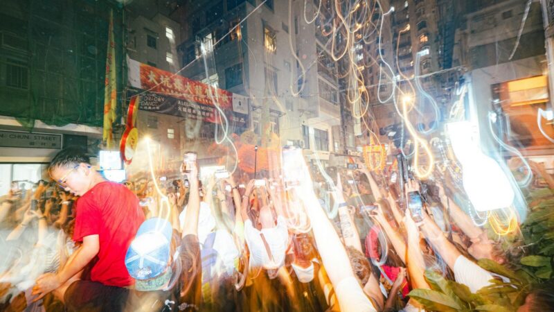 Público asistiendo a un concierto en Bogotá durante una jornada de eventos culturales