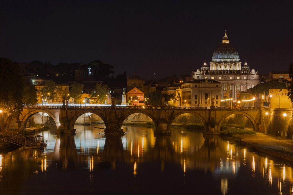 Basílica de San Pedro en el Vaticano, sede central de la Iglesia católica