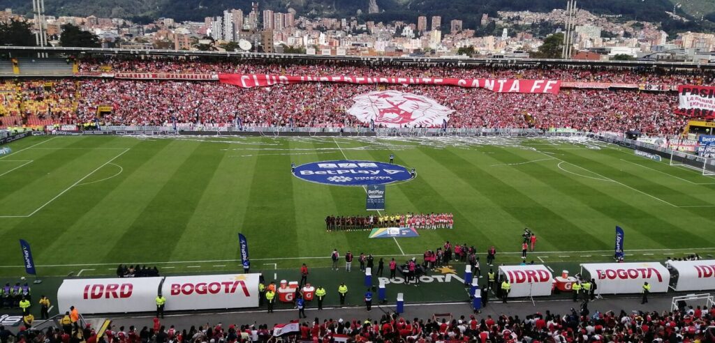 Jugadoras de Independiente Santa Fe durante un partido de la Copa Libertadores Femenina